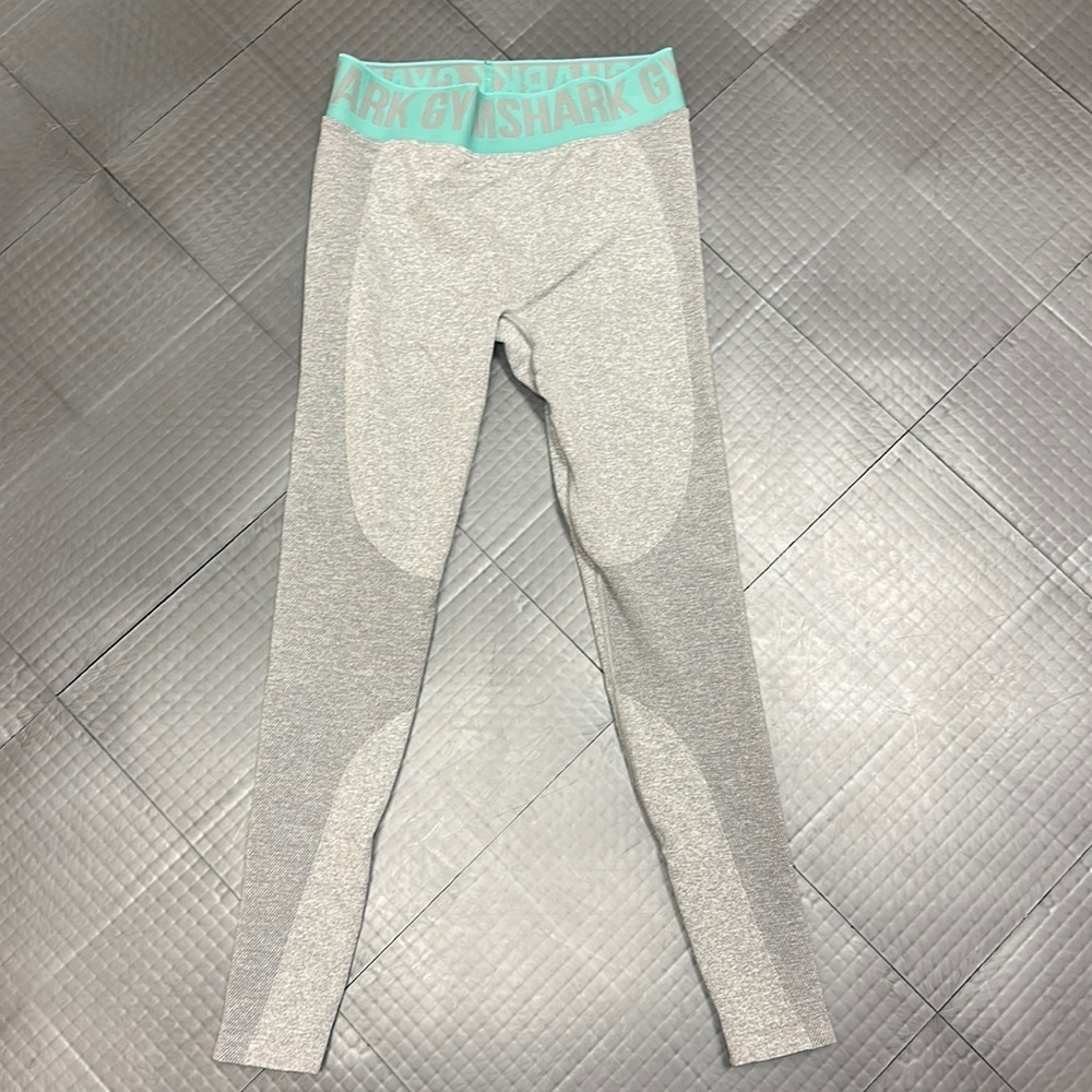GYM SHARK TEAL AND GRAY WOMENS LEGGINGS SIZE SMALL